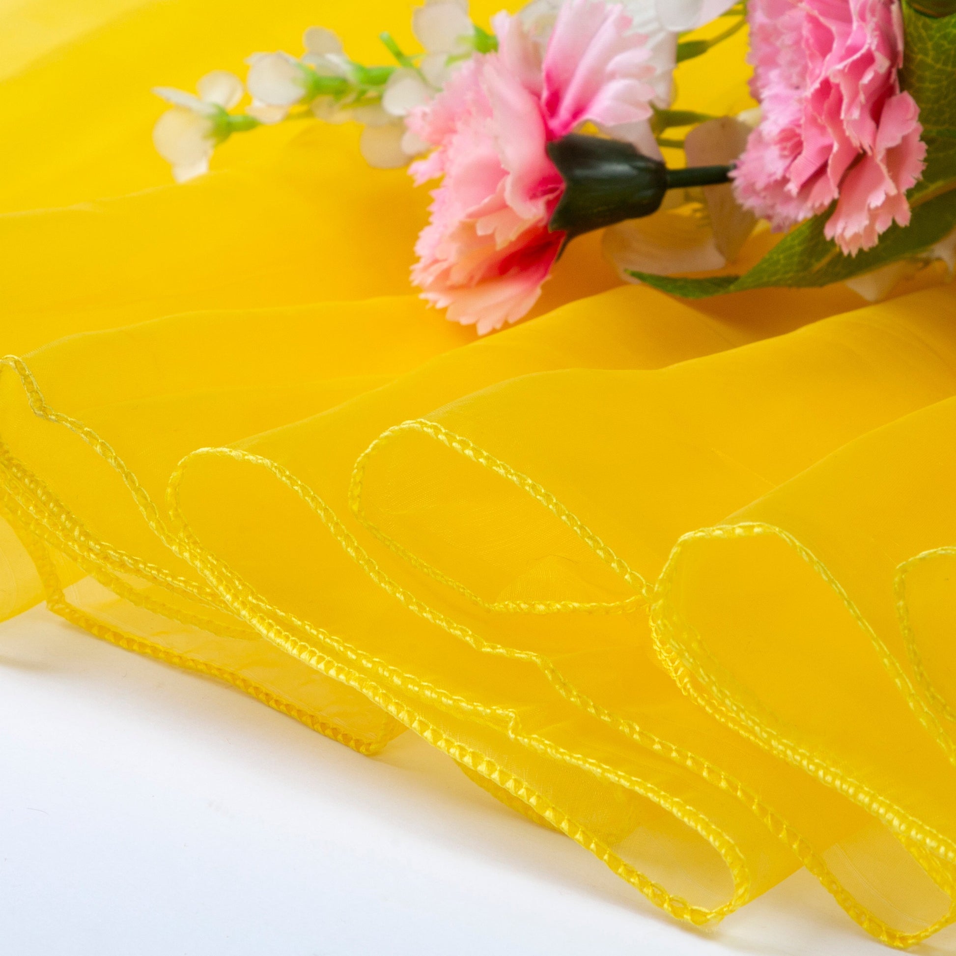 Yellow,48846624-9a87-4a0e-a8fa-907b0adfbf1e