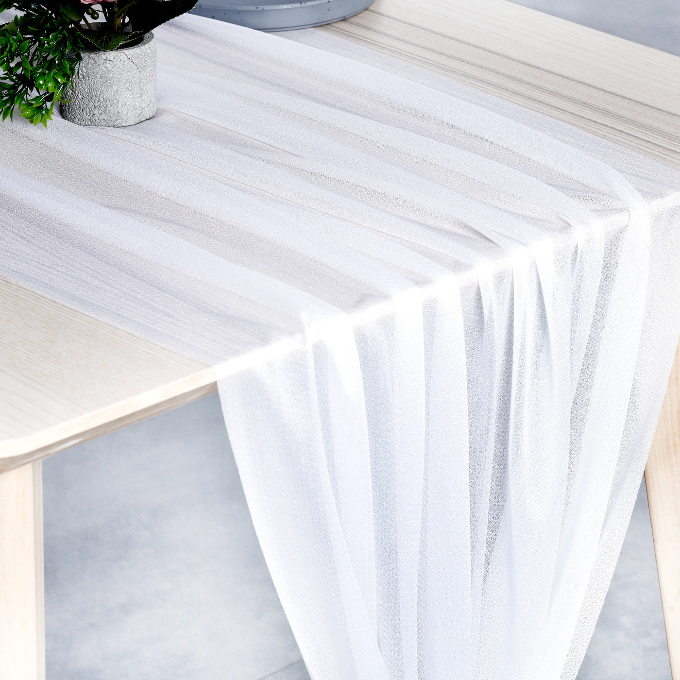 White,63474941-d32e-44e9-ae83-09de77bb6c0e