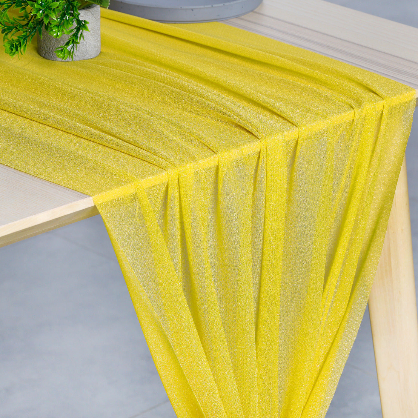 Yellow,d9a8417f-6920-403b-bbf9-a817521b245a