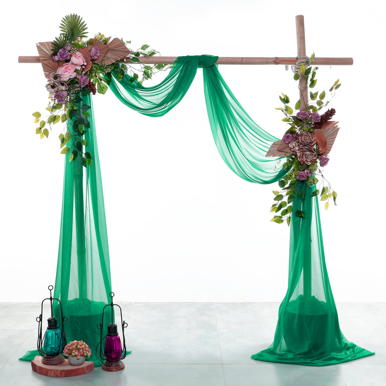Emerald,29cc624c-f604-4551-82cc-a47987c0975c