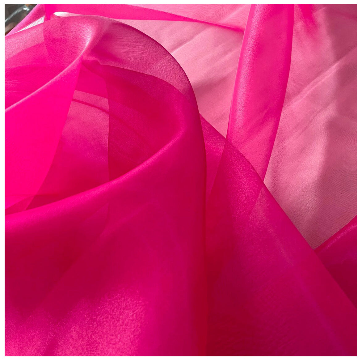 Magenta,ff2b59ed-f7cf-4715-9982-66a04535a2a2