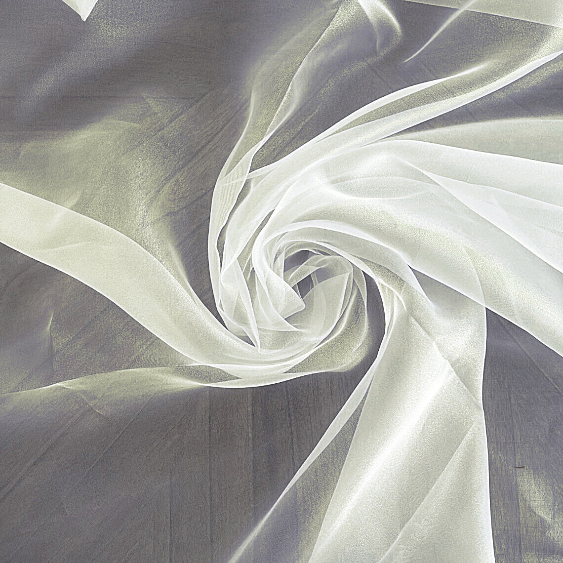 Ivory,7cc50f45-acce-46f9-9d53-3347fad7f2e4
